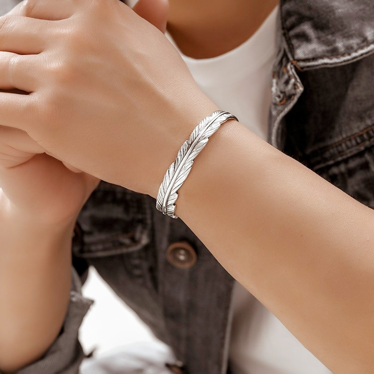 Trendy Men's And Women's Same Leaf Bracelet