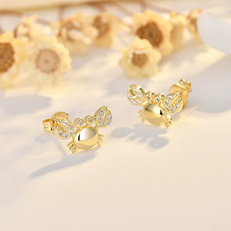 Women's Cute Crab Earrings Simple And Versatile Jewelry Gift