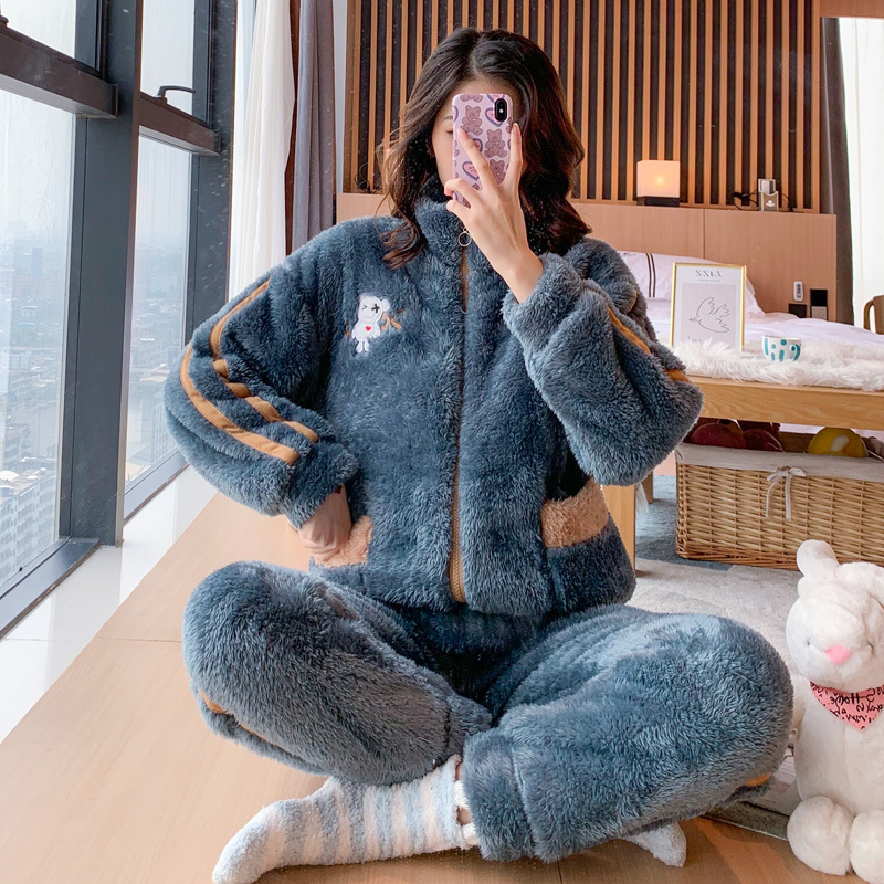 بيجاما نسائية بمقاس كبير بتصميم مرقع من الصوف المرجاني