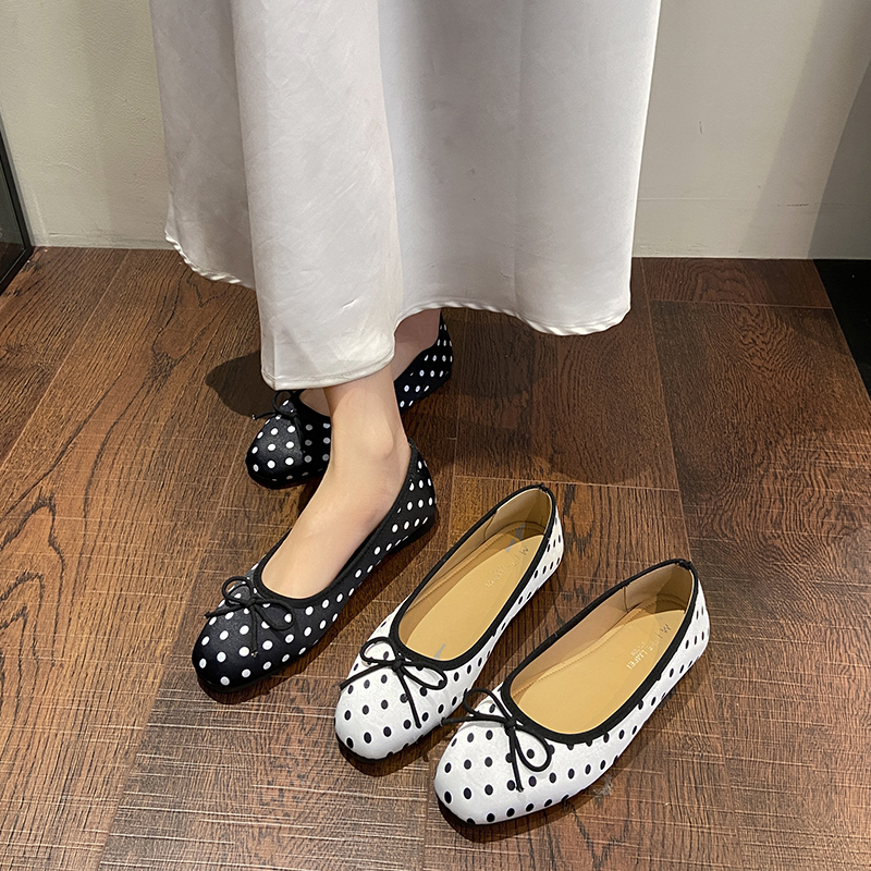 Polka Dot Bow Ballet Flats, picture 4 of 6