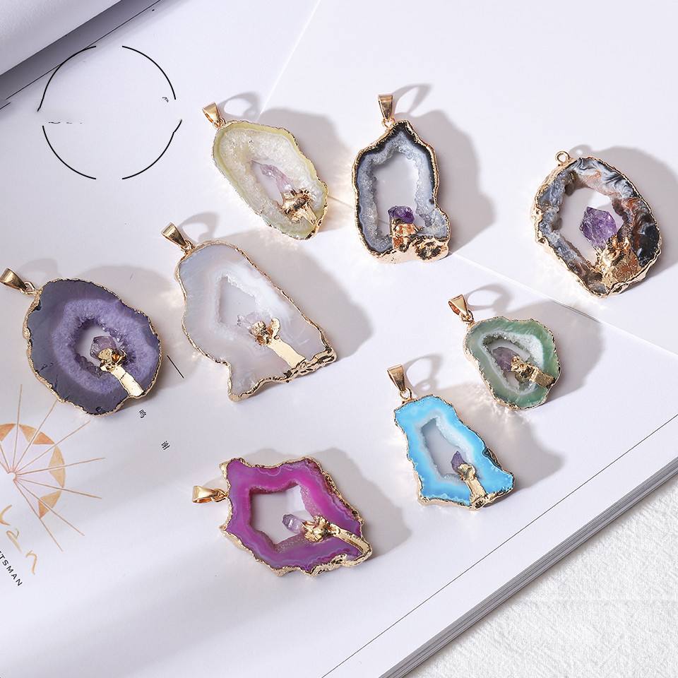 Electroplating Gold Edge Bright Crystal Tooth Sliced Pendant