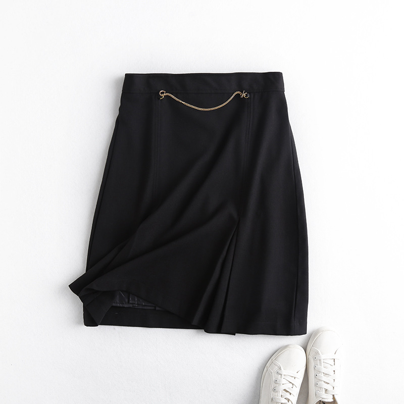 Title 5, Wide pleated skirt with chain decoration