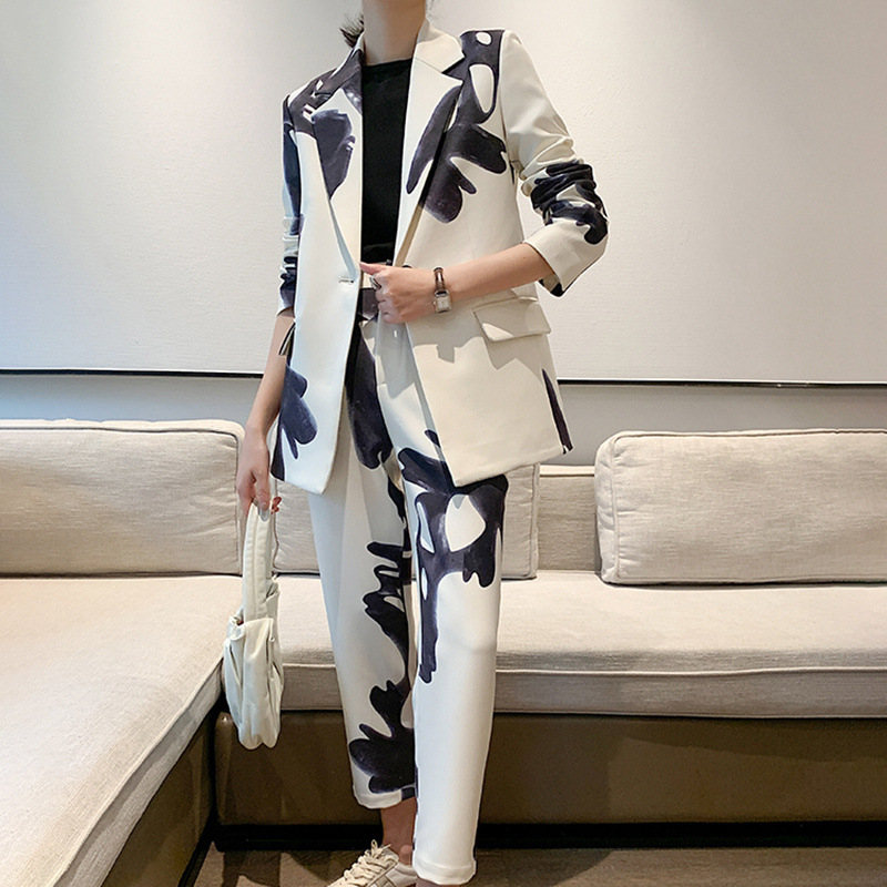 Women's Casual Suit With Top Pencil Nine-point Pants