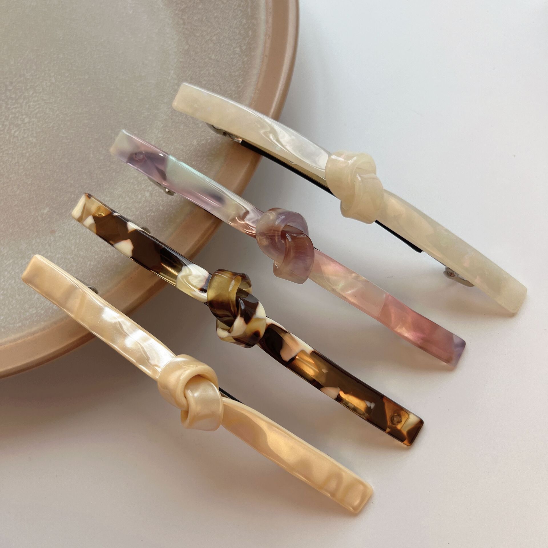 Acetic Acid Knot Clip Spring Hairpin Liu