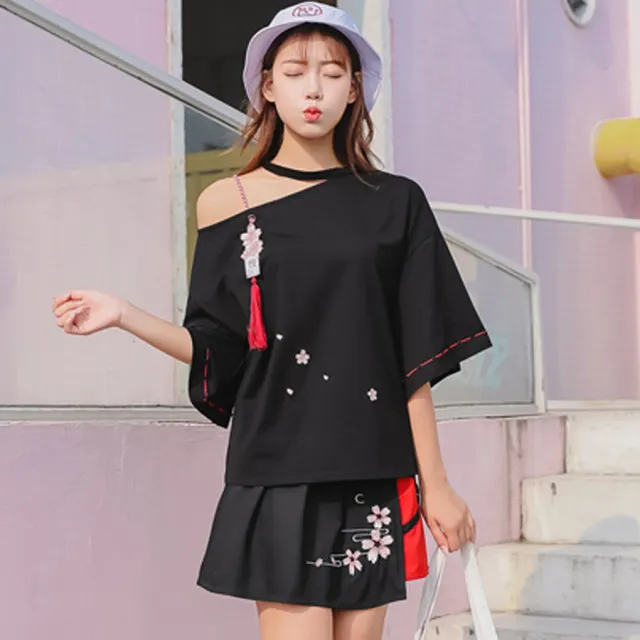 Thin Scheming Off the shoulder Halter Short Sleeve T Shirt D M - Shop at LoveMi