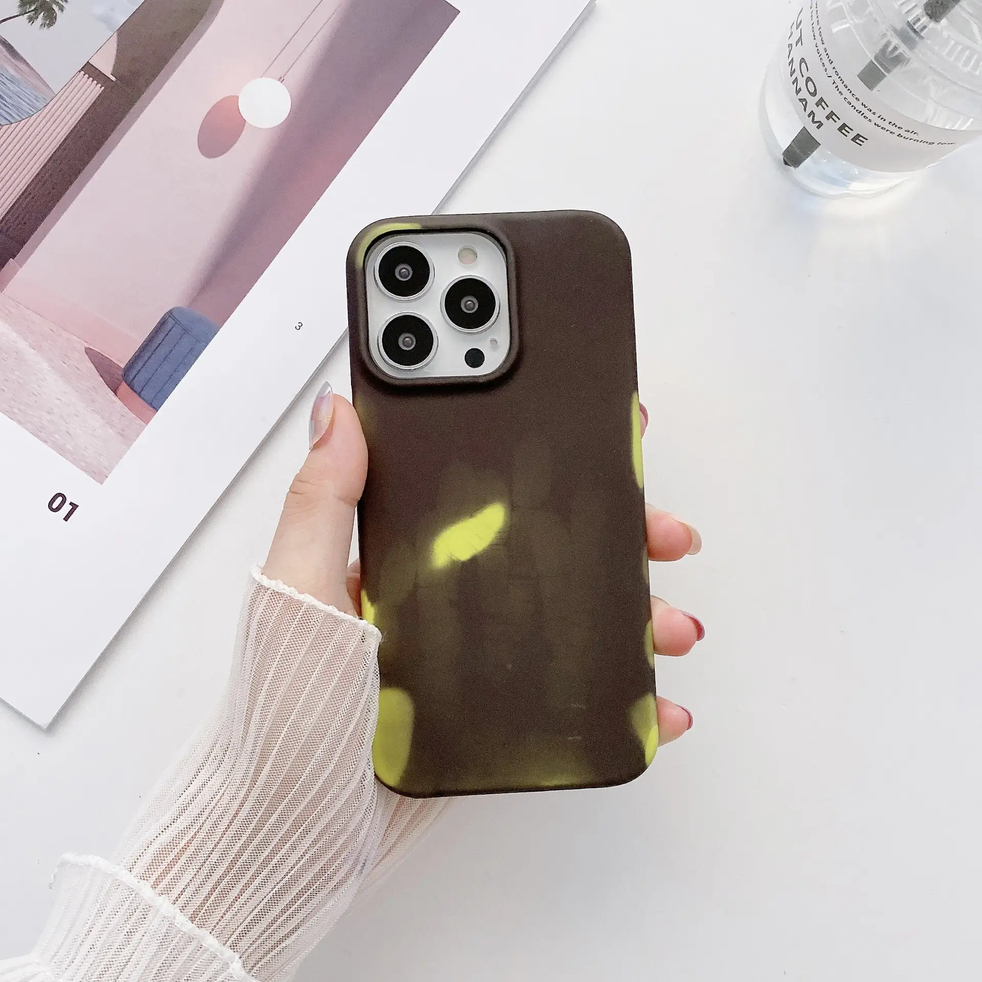 Heat-sensitive Inner Velvet Half-wrap Color-changing Phone Case