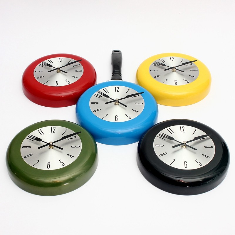 Retro Clock Metal Pan Clock Creative Living Room Wall Watch Simple