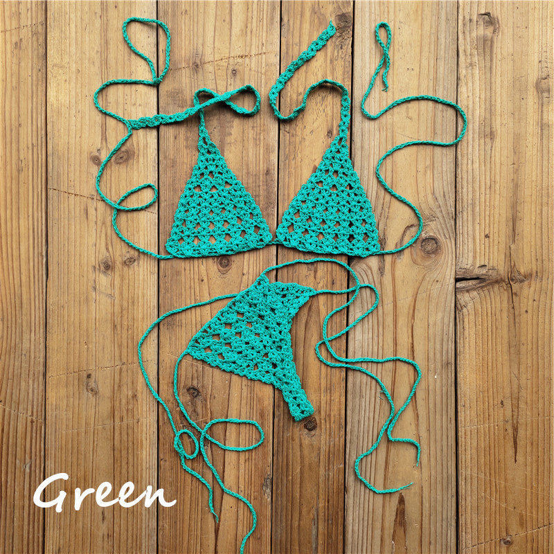 Title 14, Ensemble bikini crocheté à la main