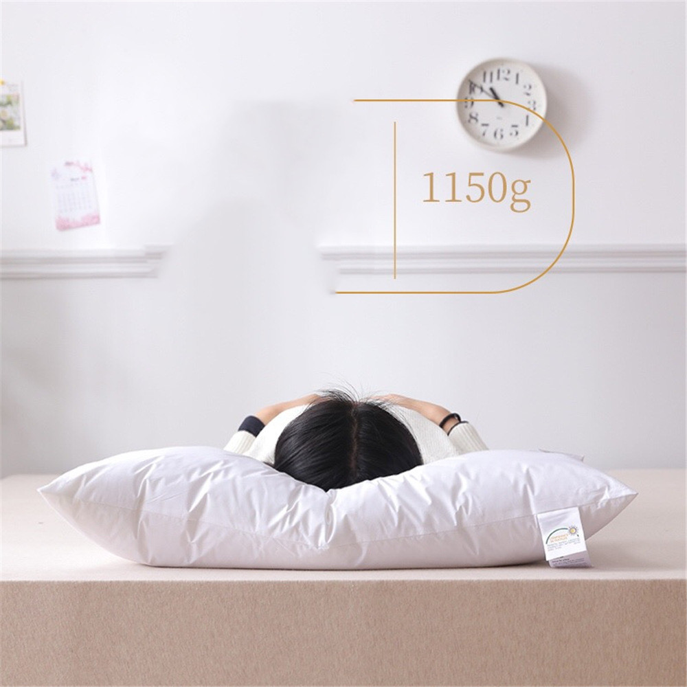 White Middle Pillow 1150g