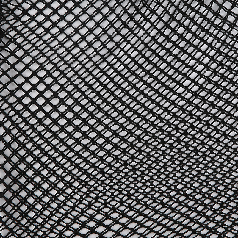 Fashionable Woman With Overlapping Navel-exposed Blouse