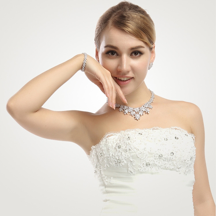 Women's Evening Banquet Gemstone Atmospheric Zircon Long Earrings