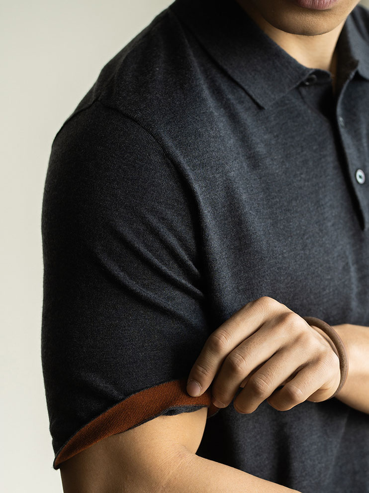 Color-blocked Sleeve Knit Polo Shirt