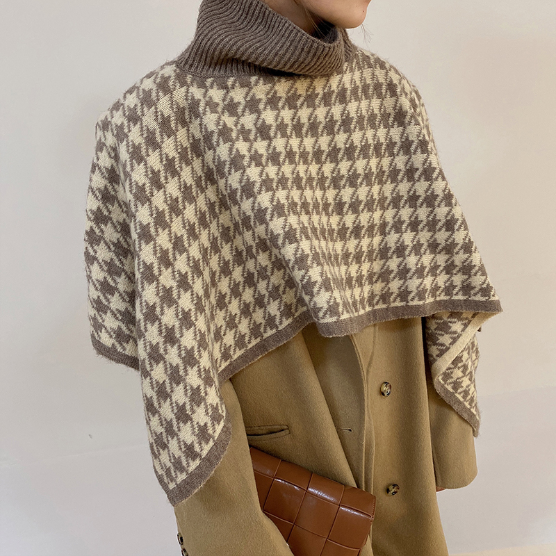 Houndstooth khaki