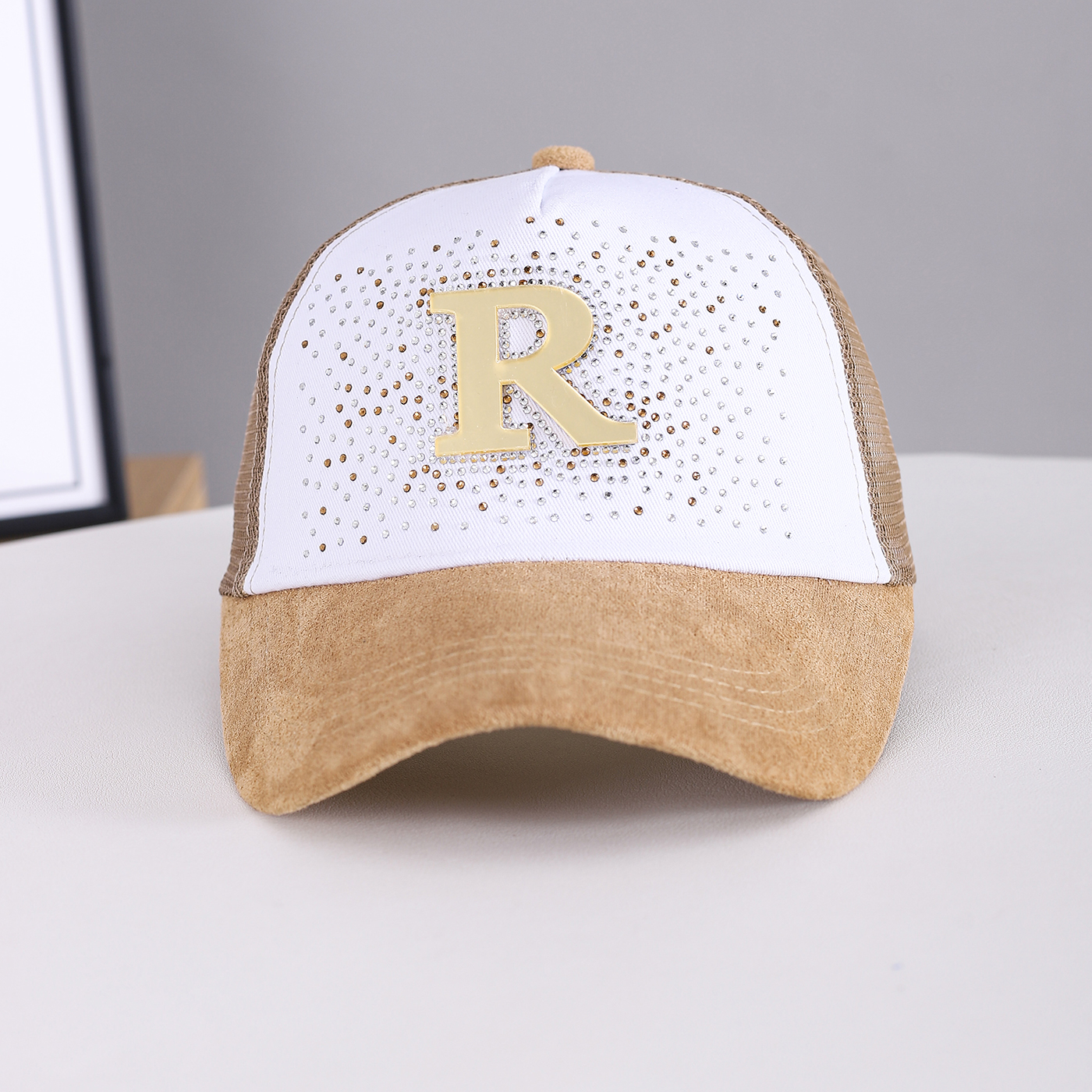 Summer Women's Multi-color Mesh Breathable Sequined R-letter Baseball Cap For Outdoor Outings, Street Wear, Sweet And Cool Sequined Beanie Hat