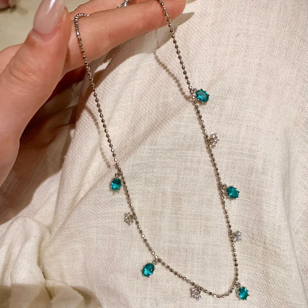 Light Luxury Elegant Clavicle Necklace For Women, Island Story Style Lake Blue & Paraiba Tone Green Simulated Crystal Pendant, Heart Rhinestone Tassel Neck Jewelry — view 4