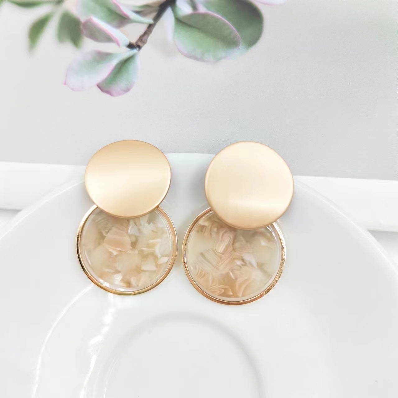 Retro Personalized Round Matte Resin Female Earrings