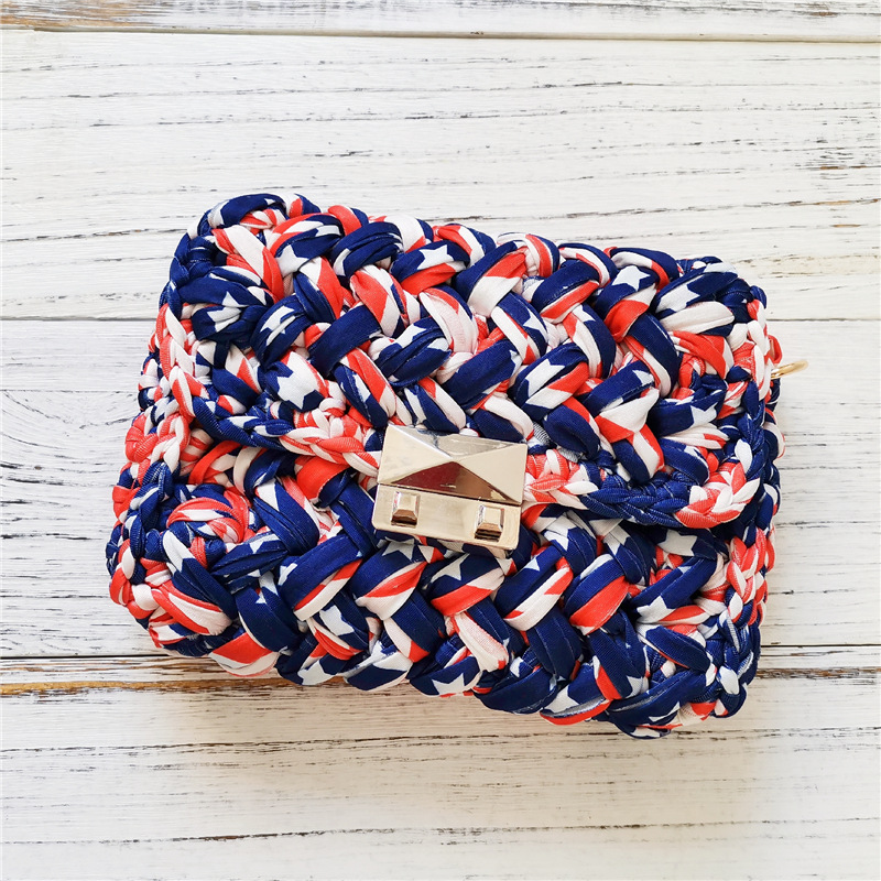 حقيبة صغيرة كروشيه عطرية يدوية بحزام عرضي