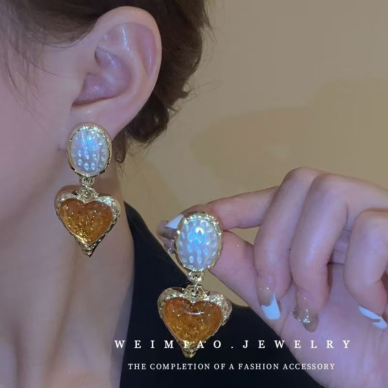 2026 New Vintage French Style Heart Earrings, Zhang Jiayi Jiang Xi Same Style Imitation Pearl Drop Earrings