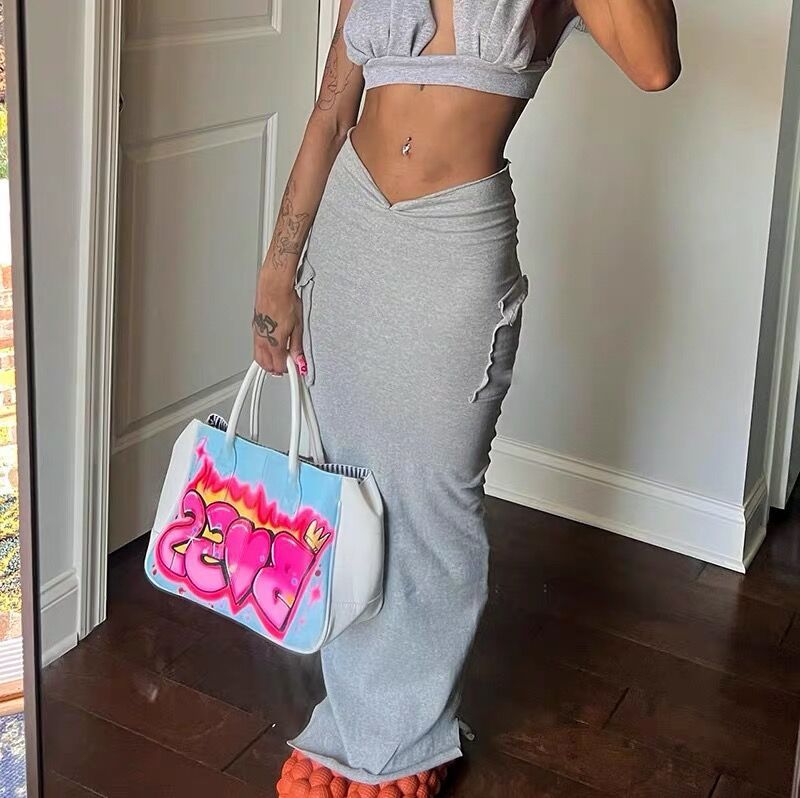 Casual Navel-baring V-shaped Pleated Low-waist Skirt Solid Color Slimming Slimming Temperament Hip-covering Long Skirt