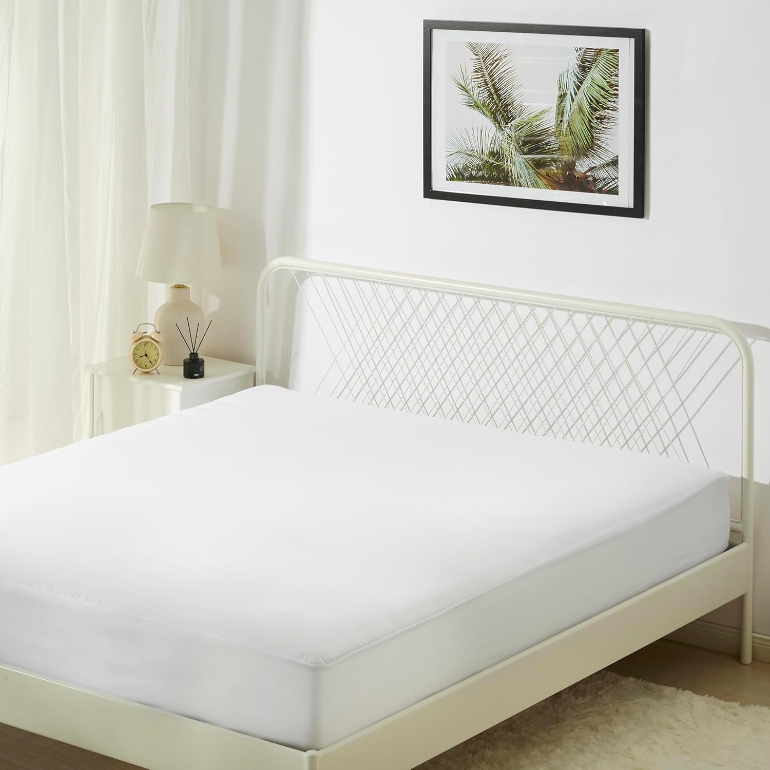 Protetor impermeável do colchão, tampa equipada do colchão do tamanho Queen com ajuste seguro para a proteção da cama, branco