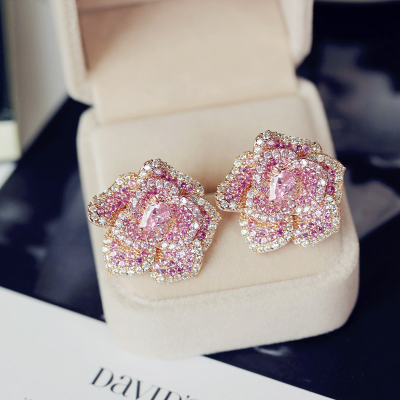 Gemstone Three-dimensional Rose Flower Heavy Industry Ring