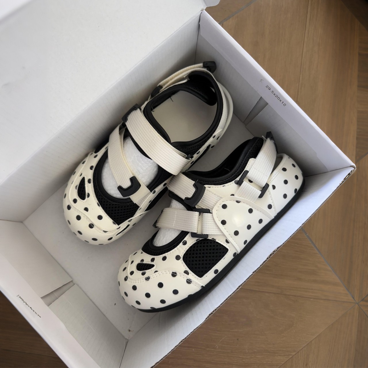 2026 New Summer Women Polka Dot Sports Sandals, Breathable Hollow Flat Mary Jane Shoes With Adjustable Velcro Strap — view 4