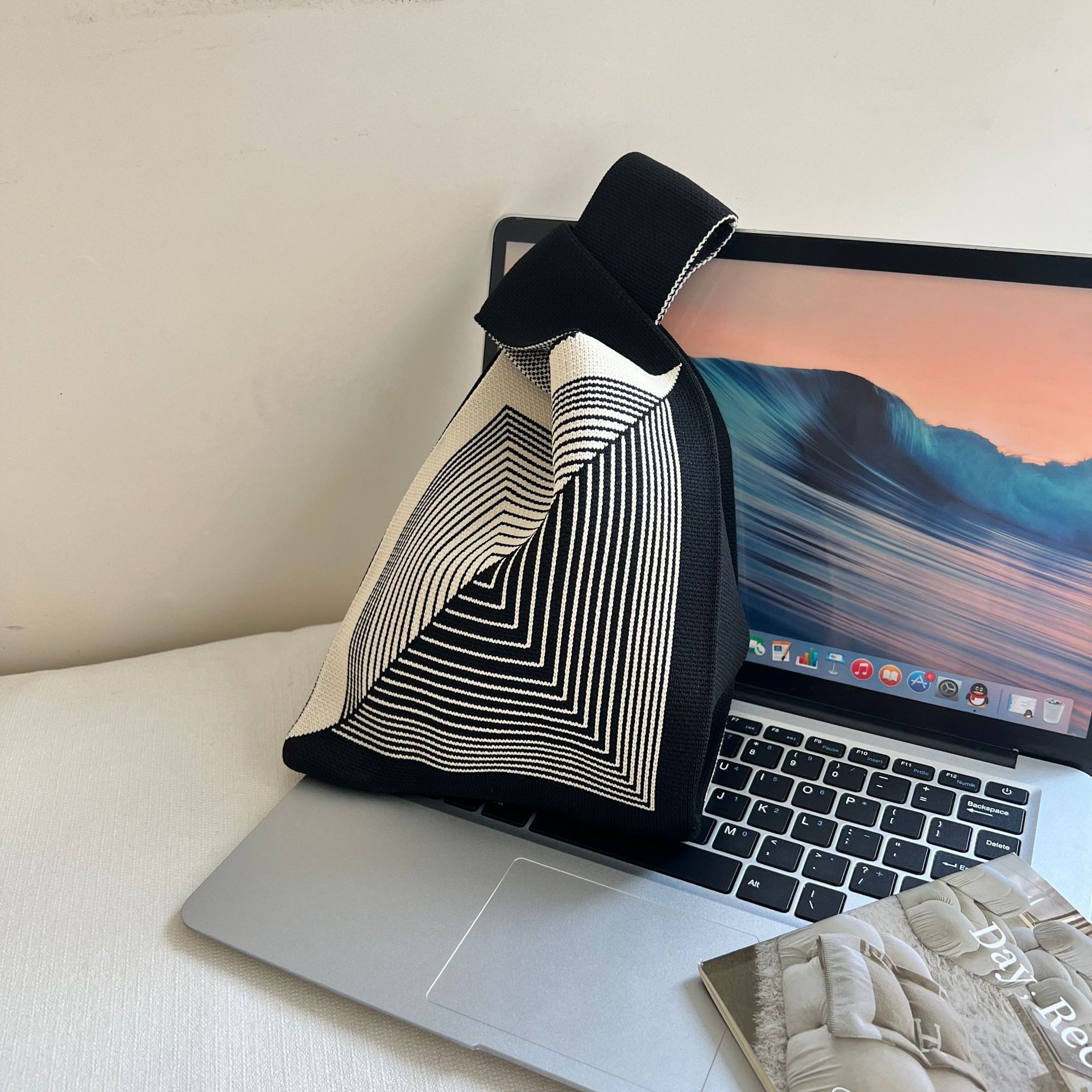 New Women's Ins Dual Color Wool Knitted Shoulder Bag