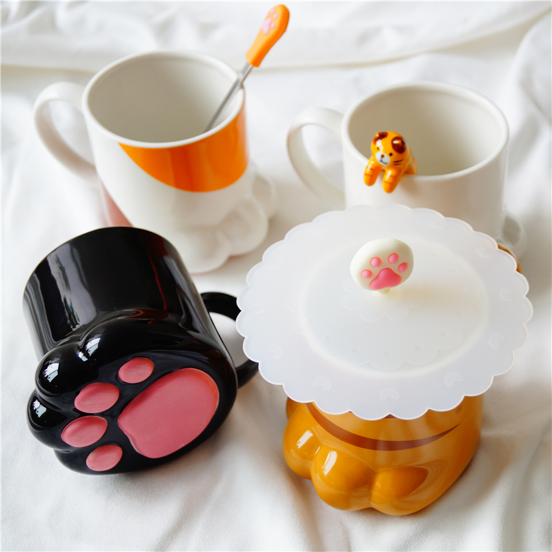 Cat's Claw Meat Mat Ceramic Mug