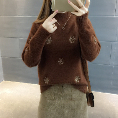 Ladies Embroidered Thickened Mink Fleece Sweater - Image 5