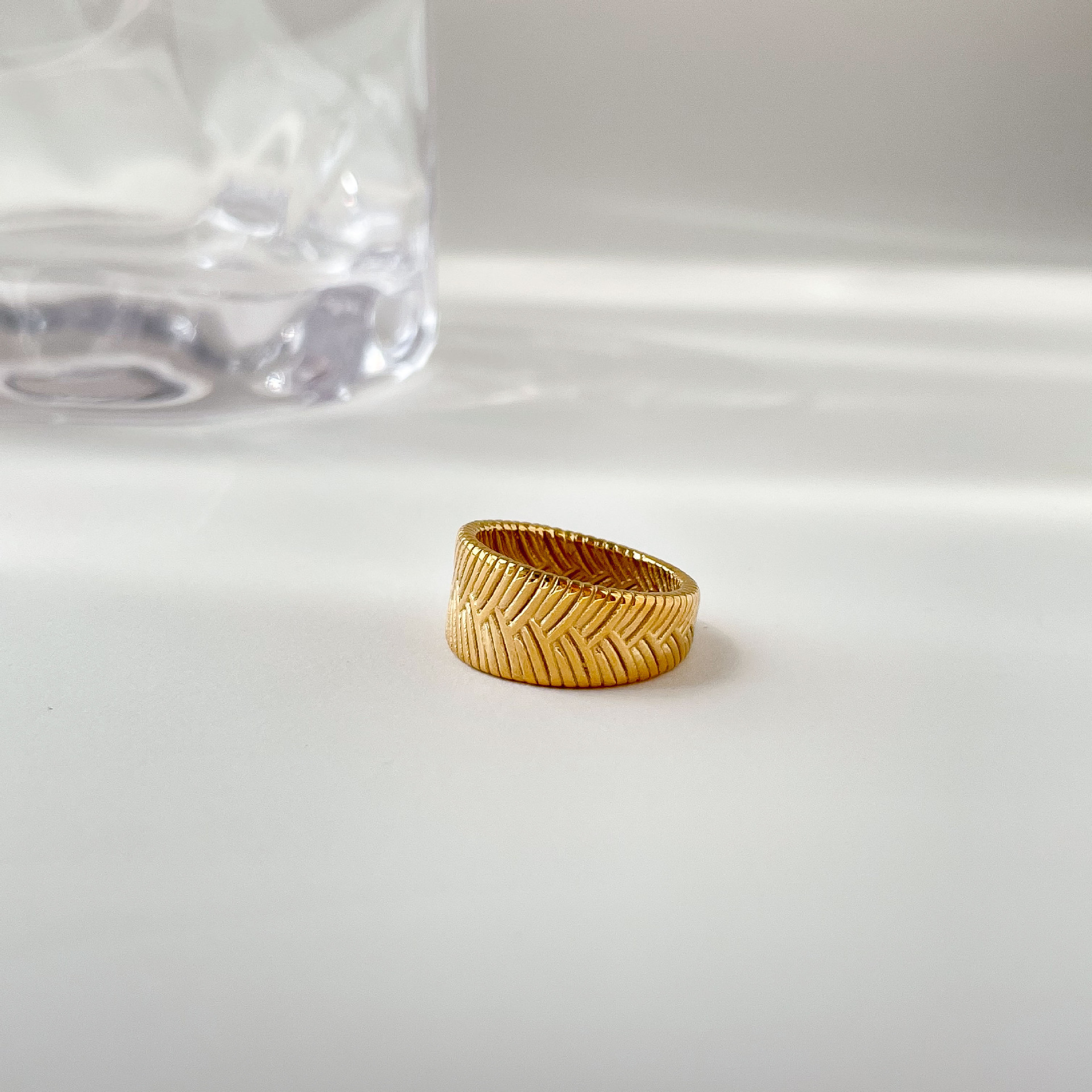 Title 3, Concave Woven Ring Is Light And Exquisite