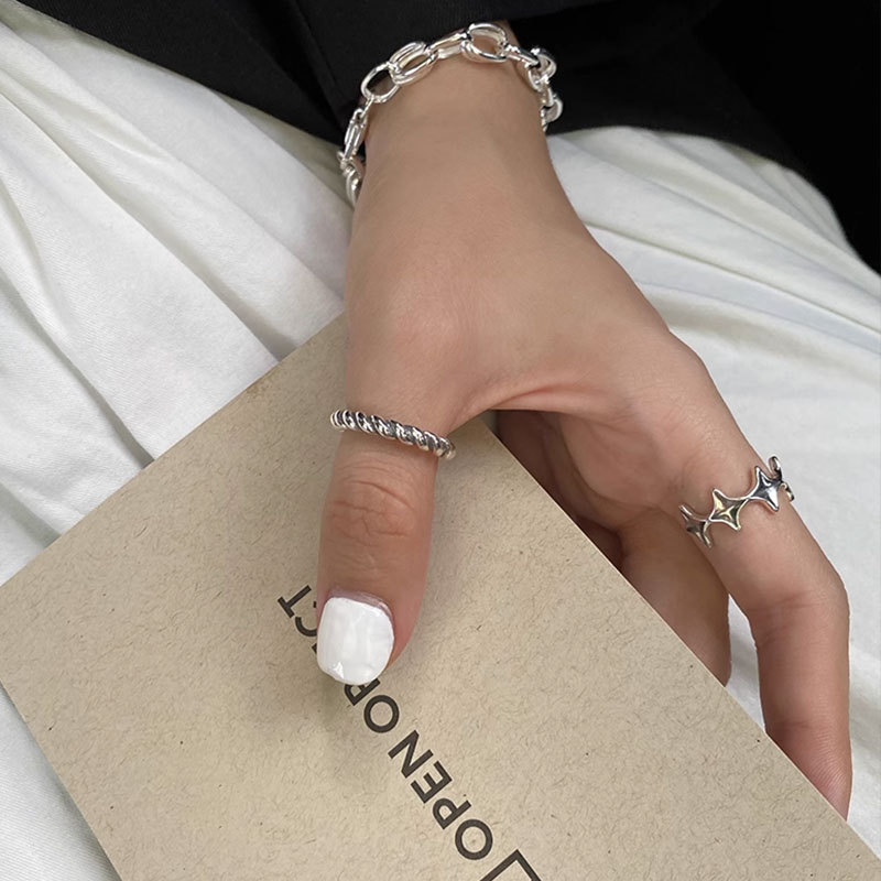 Irregular Star Open-end Ring Four Eight-pointed Stars