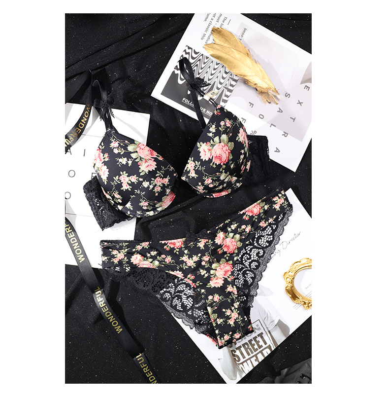 Title 2, Lace Trim Floral Print Bra Set