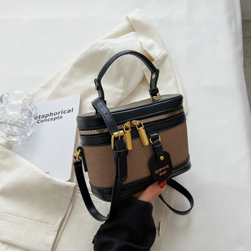 Ladies Casual Versatile Messenger Bag - Black