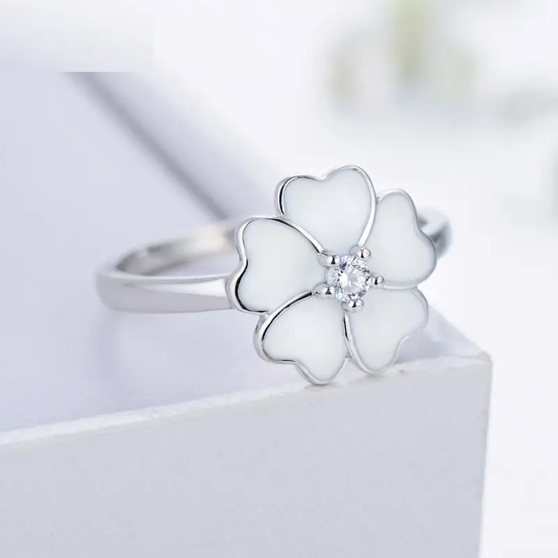 Silver Elegant Four-leaf Clover Simple Ring Women