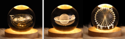Kleine nachtlamp met kristallen bol, sterrenhemel en planeten – massiefhouten lampvoet, zonnestelsel 6 cm, 2 stuks