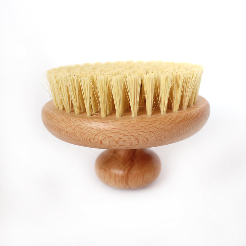 Beech sisal round handle brush