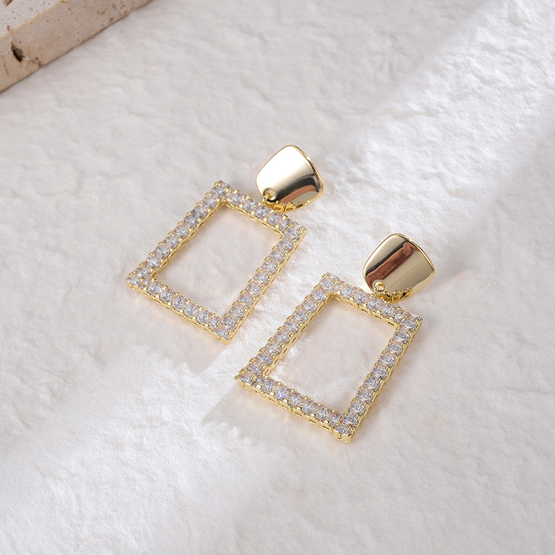 Fashion Metal Irregular Pop Earrings