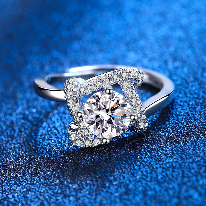 Simple One-carat Moissan Diamondn Index Finger Ring