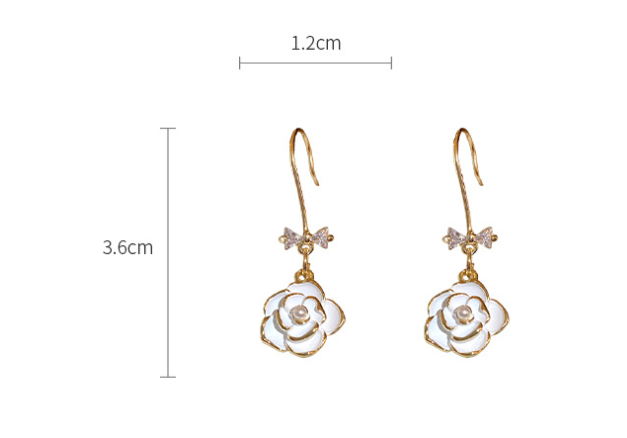 Title 1, Boucles doreilles Earhook Camélia Perle Zircon...