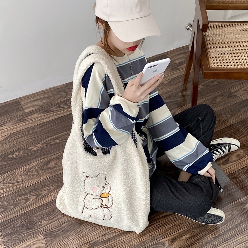 Cute Little Bear Embroidered Crossbody Sail Bag Girl