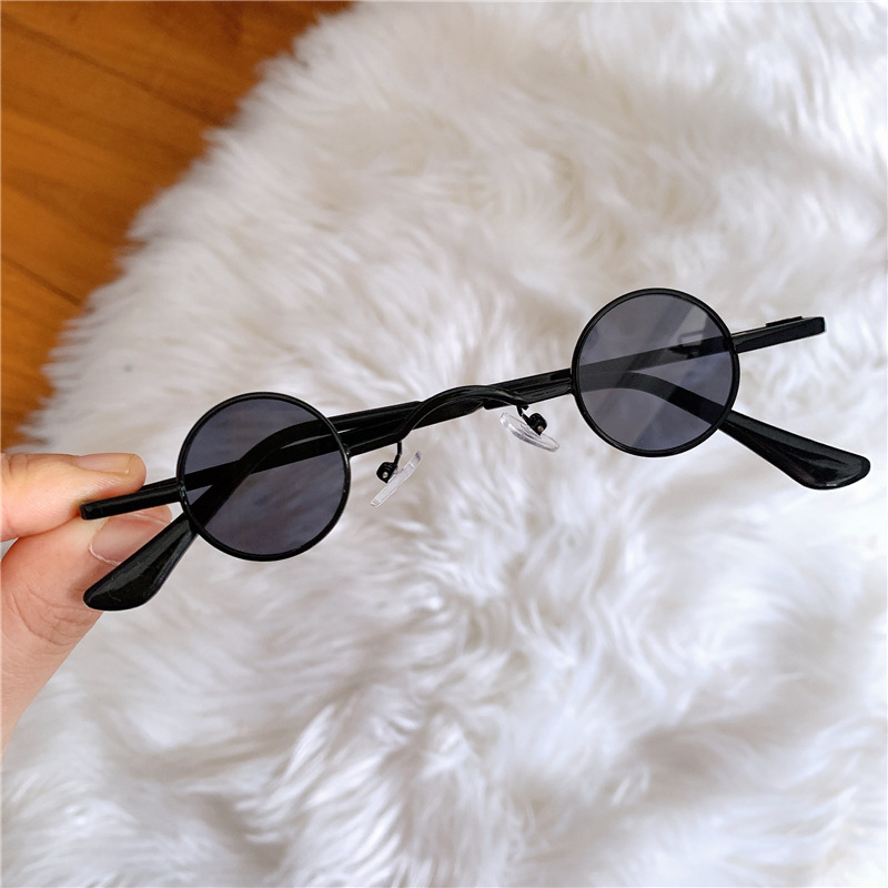 Title 3, Retro Sunglasses For Men And Women With Super S...