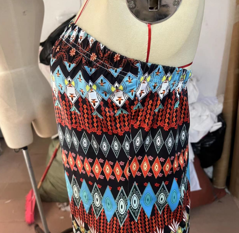 Regata Feminina Estampada com Decote Transpassado