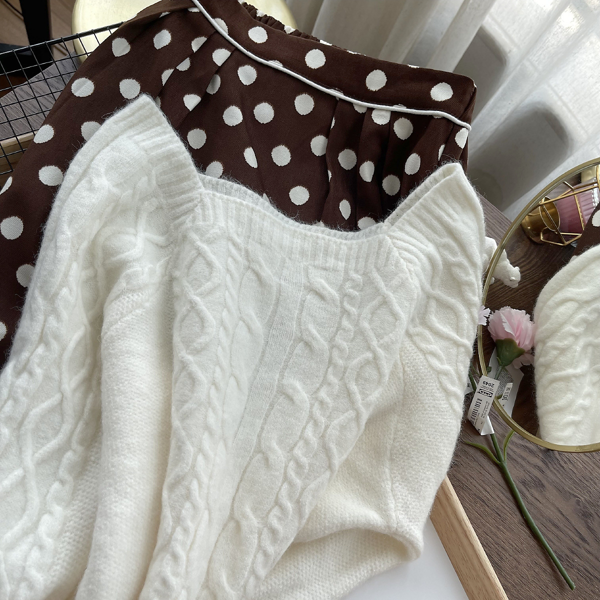 Slim And Exposed Clavicle Twist Large-sleeved Knit Sweater Top Women's