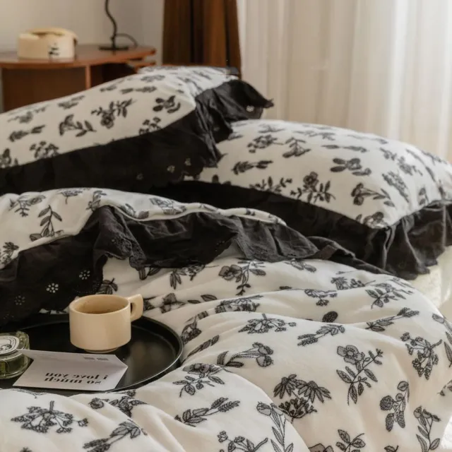 Retro Autumn And Winter Plush Warm Four piece Set Of Black And White Lace Milk Velvet Black - Shop at LoveMi