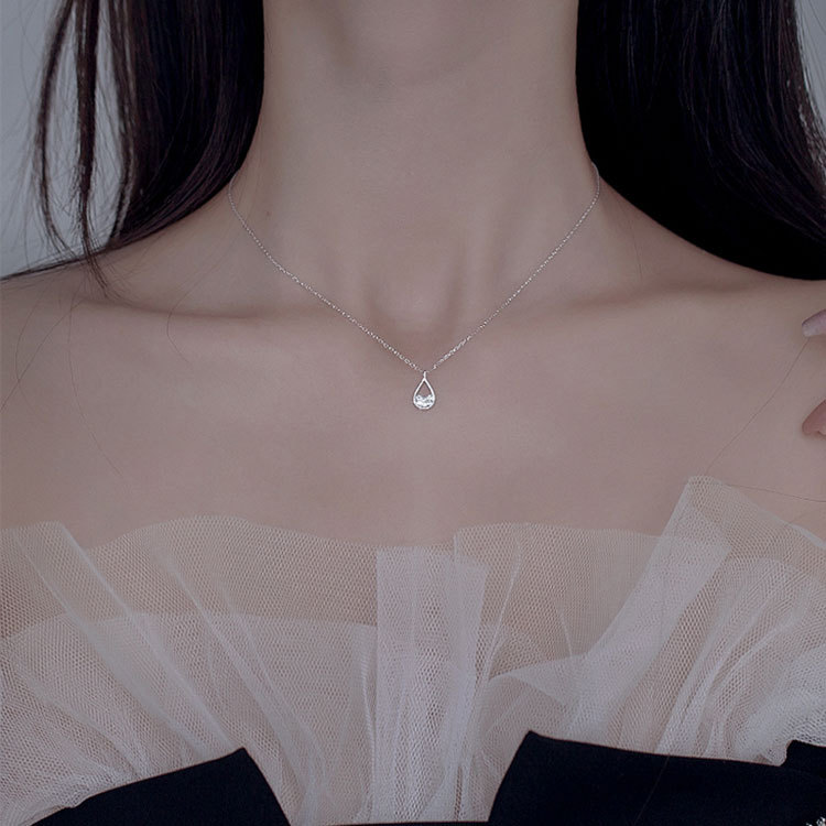 New Simple Rhinestone Clavicle Chain Temperament