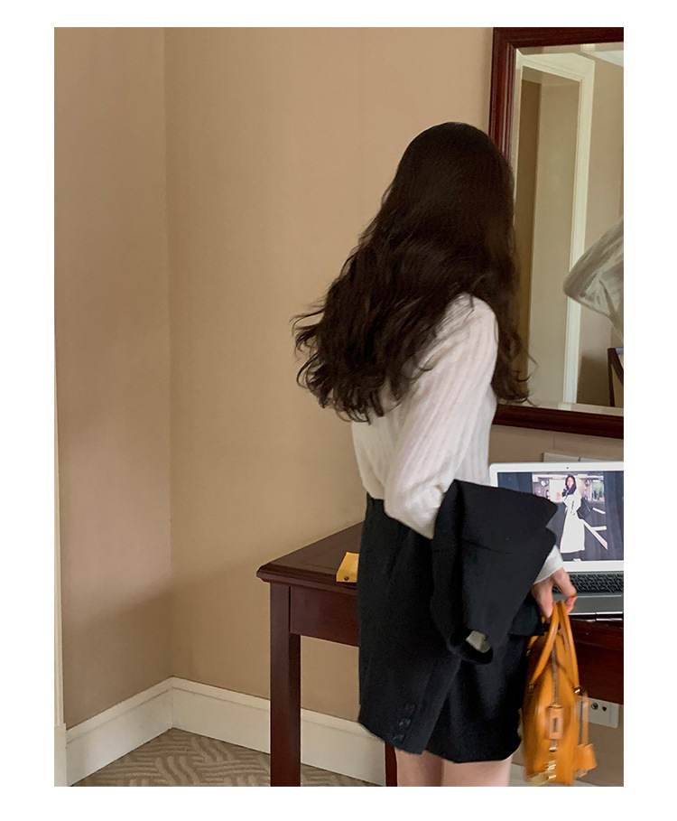 Short Lapel Slim Long Sleeve Knit Cardigan