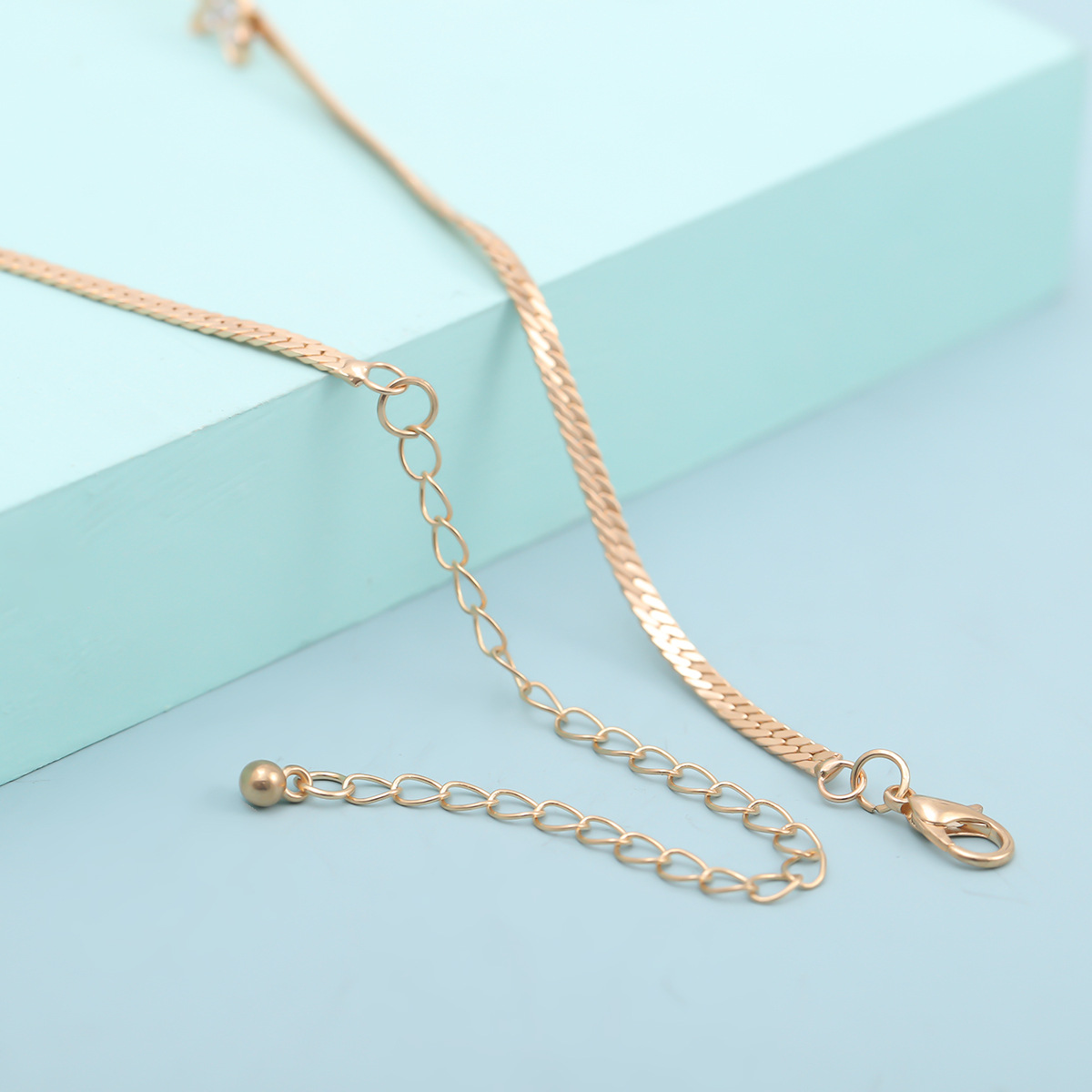 Micro-inlaid Fashion Geometric Single-layer Necklace Women's Temperament Short Snake Bone Chain Small Butterfly Necklace