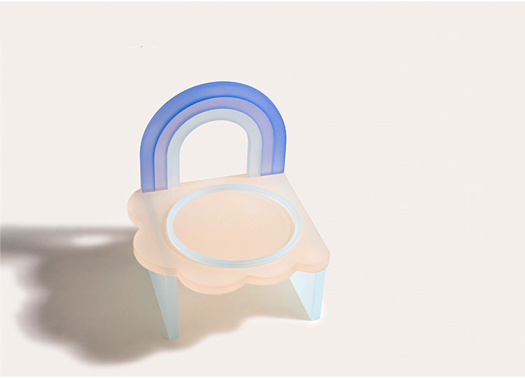 Elevated Rainbow Feeding Station