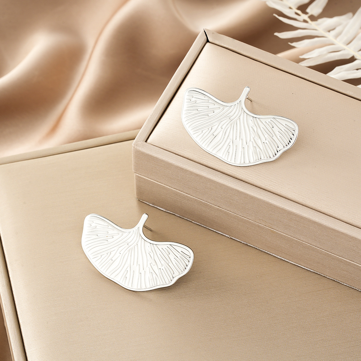 Style 51-1 Pair preview