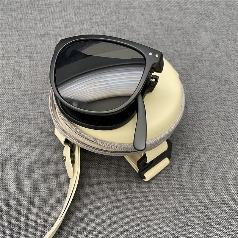 Polarized Black Black